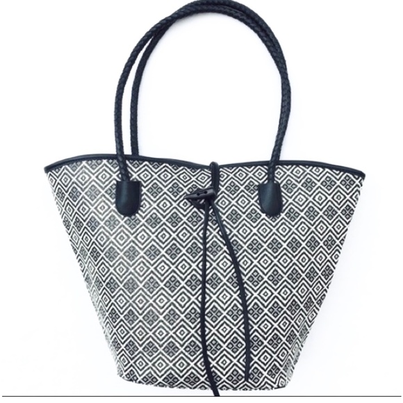 Neiman Marcus Large Bucket StrawTote Bag Boho - Picture 1 of 9